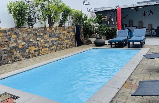 Spacious 4-bed Villa in Flic en Flac Roof top bar - Photo 15