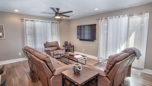 Lovely 3 BR Home Only 9 Minutes From Downtown - Foto 4, Habitación