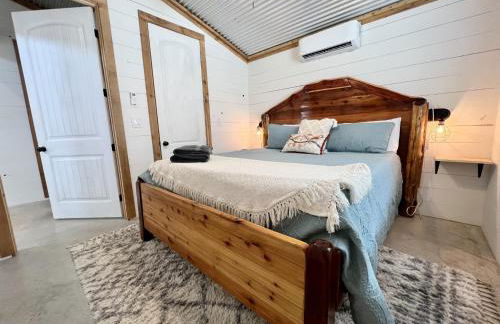 Hummingbird Haus - Hill country views on 20 acres with firepit - Photo 20