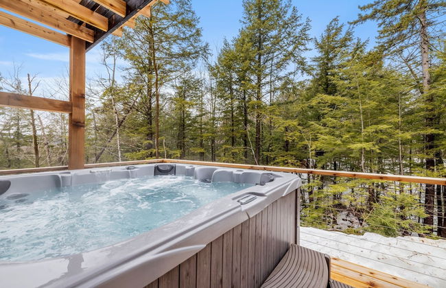 Ski Cabin w Hot Tub Gas Fireplace Near Cranmore - Photo 1