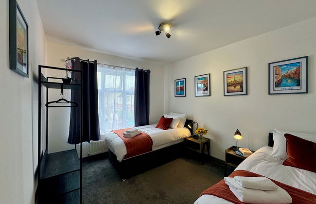 Lenhurst House - Photo 13