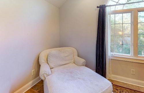 Beautiful home with modern conveniences - close to the beach, dogs welcome - Foto 9