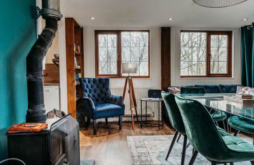 Heron's Perch- A pond-side retreat with cinema room - Photo 70