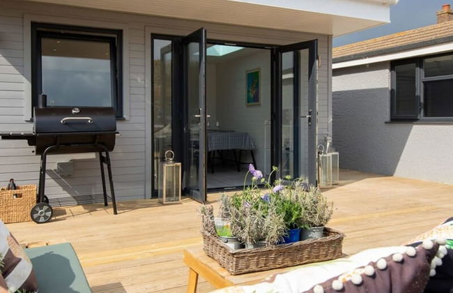 Seaside Serenity 3-bed Deck Garden Near Shore - Photo 20