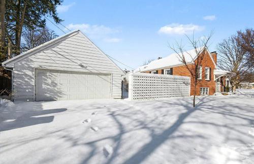 3-Bedroom House Near Notre Dame with Parking - Foto 35