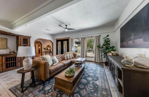 Magnificent 90-acre Texas Ranch Estate On San Marcos River - 5 Bedrooms - Newly Renovated & Professionally Furnished 9t Ranch By Boutiq - Foto 2