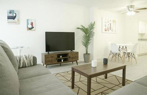 Spacious 2BR Townhouse - 3 Queens - Sleeps 8 - Foto 27
