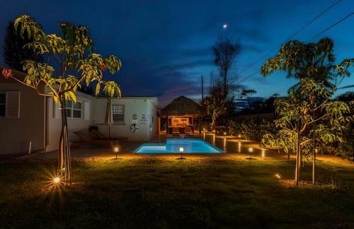 Boho Tiki Villa w Heated Saltwater Pool, King Beds & 6TVs - Photo 3