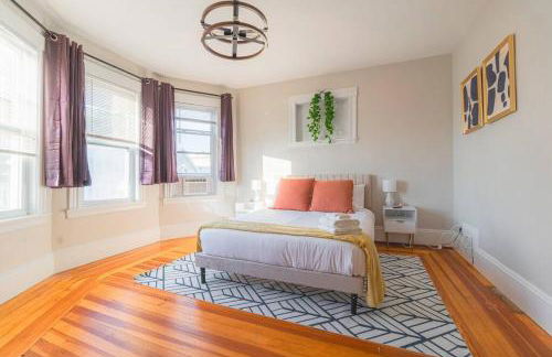 Charming 4 BDR - Walk to Downtown & Free parking! - Foto 20