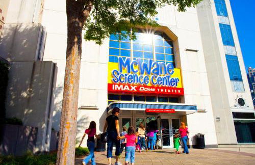 Theatre Retreat 2 Bedroom Loft - 1 Blk from Theatres - Foto 42