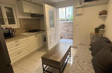 Jolie appartement Nice proche mer et aéroport Une chambre plus salon avec cuisine - Photo 6
