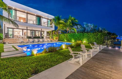 Best Bayfront View New construction w pool - Foto 6