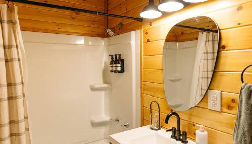 "Lumber Lodge" - Comfy & Woodsy Stay in RRG/Auxier - Foto 3, Other