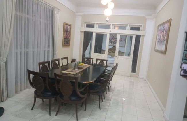 Villa Kota Bunga Camelia - Foto 13