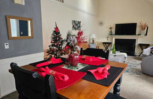 Friends & Family Suburban Retreat - Foto 12