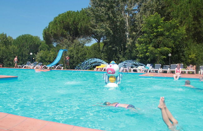 Semi Detached Bungalow with AC near Coast of Tuscany - Foto 18