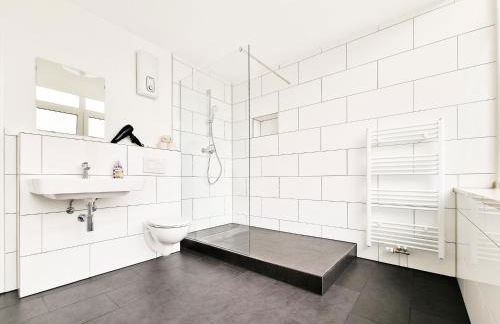 Tolstov Apartments - City Center Apartments with 5 Rooms - 10 Min Messe DUS - Foto 34