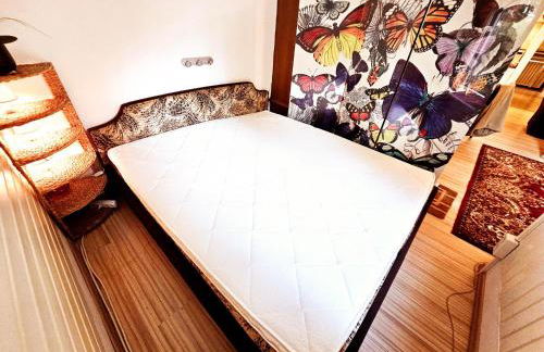 Winterberg Appartement 6 Pers aan Skilift grootste Skigebied nabij Bikepark Unieke locatie met zeer rustige tuin in het bos en het gezellige centrum leuke cafes restaurants en gratis zwembad sauna relax speelruimte parkeerplaats naast Der Brabander - Foto 40