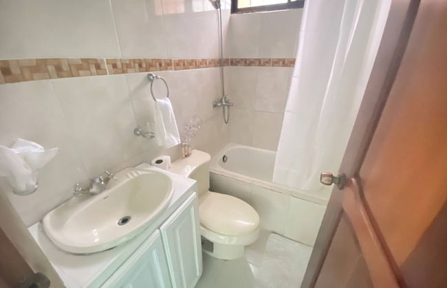 9DR 3-bedroom Apartment Near Monumental Area - Photo 9