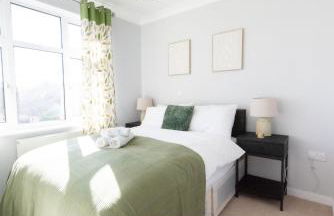 4 Bedroom Home - Contractor Ready - 2 Mins to Town CM7 - Foto 3