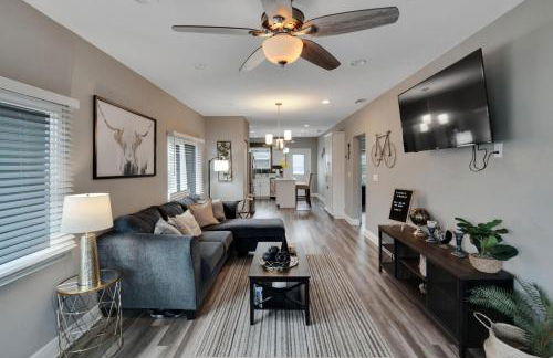 Cozy Bungalow Central Location Near Downtown - Foto 10