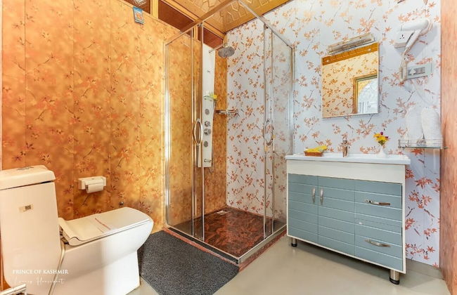 Prince of Kashmir Luxury Houseboat - Foto 10