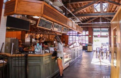 Walkable Downtown Loft with King Bed & Self Check in - Foto 32