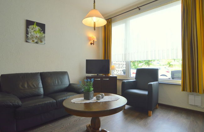 Snug Apartment in Schin op Geul Near Public Pool - Photo 31