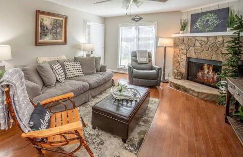 Brook Haven Condo - Downtown Blowing Rock Ground Floor Fully Stocked with 2 King Beds - Foto 1