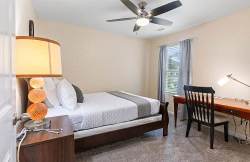 5BR Oasis with 3 Spa-Like Baths - Foto 40