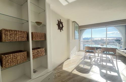 Apartamento Frente al Canal con Terraza y Vistas al Mar - Foto 17
