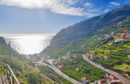 Pink House - Photo 2