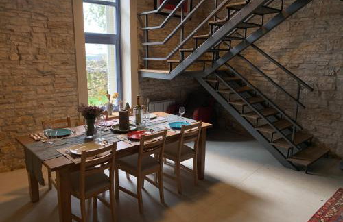 Beautiful restored farmhouse with private pool and gardens - Foto 44