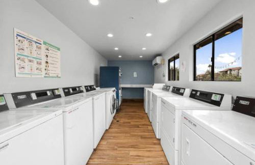 Chill 2BR Near ASU, Pool, Grill, Parking,Pet Frndly - Foto 24