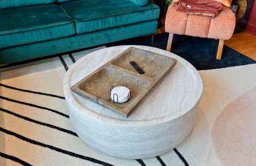 1 Free Parking Gym Balcony Sleeps 10 - Photo 13