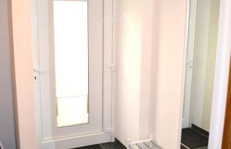 2x Monteurwohnung 1x 2 kleine Einzelzimmer 1x Doppelbett und Schlafcouch im Wohnbereich - Foto 11