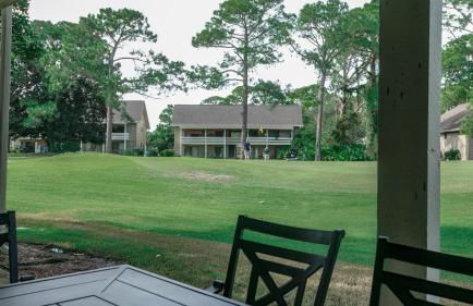 Cozy renovated ground floor unit - Golf Villa - on the Golf Course - Photo 24