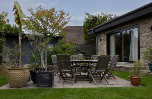 Saltwater Lodge - Air Conditioned 75yrd to the sea - Photo 30