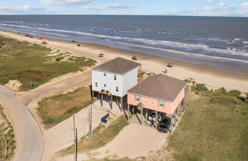 Beachfront oasis! Hot tub, gameroom, double deck!! - Foto 35