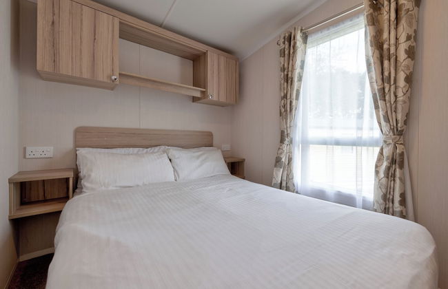 Cofton Holidays - Photo 5