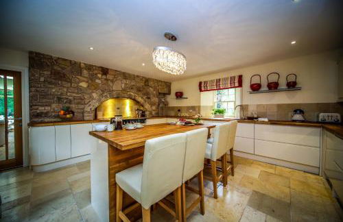 The Old Millhouse - Luxury Retreat with Sauna, Cold Plunge, Yoga & Swim SPA - Photo 14