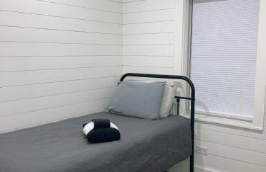 Tucked Away Newly Renovated 4 Bedroom 2 Bath Sleeps 12 - Foto 16