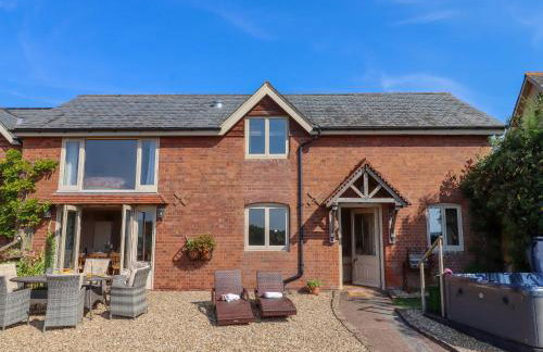 Sherway Coach House - Photo 1