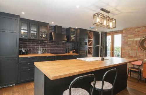 The Courtyard - Hilltop Barn - Photo 10