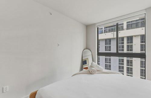 Central Downtown Condo with Pool & Gym - Foto 11