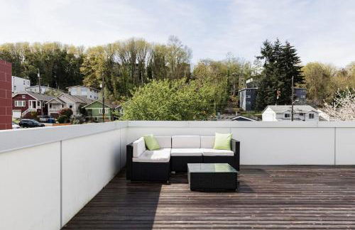 Urban Architectural Retreat with Rooftop Deck & Fi - Foto 4