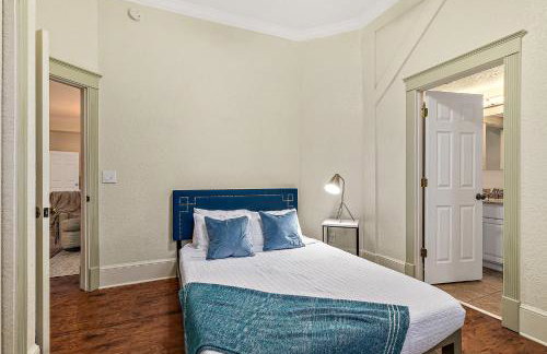 The Ray- 1st Floor Charming Condo- Walk to Downtown - Foto 24