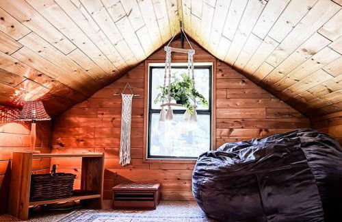 The Nest Serene Sanctuary w Hot Tub Fireplace Grill Hammock Outdoor Fire Feature Fully Fenced Yard AC Pets Ok - Foto 28