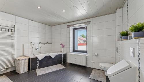 2 BR, 4 Beds, TV, Kitchen & free parking - Foto 5, Shower, heating