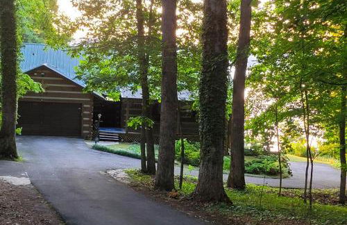 Scenic Lakefront Cabin Dock Water Activities Games - Foto 48